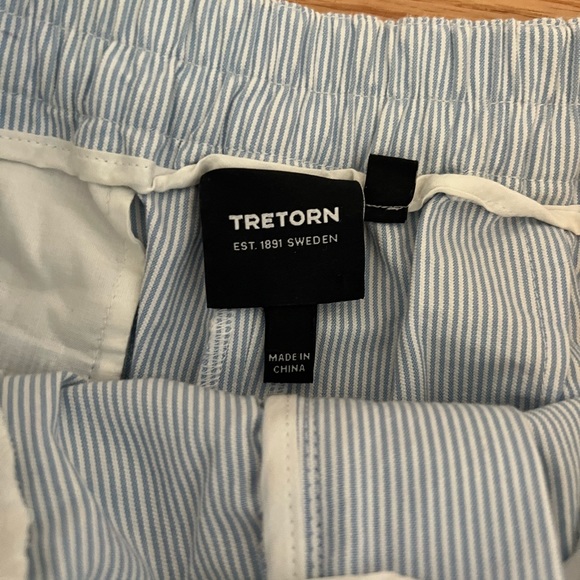 Tretorn, seersucker shorts, perfect for the summer with zip shorts and tie belt - Picture 2 of 3